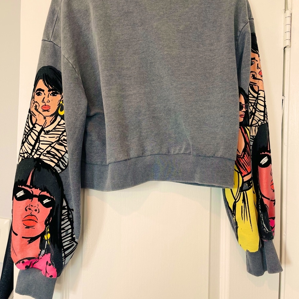 Zara Graphic Crop Top - Picture 2 of 2